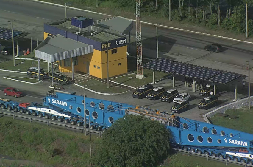  DJ cria música sobre transporte de transformador com 250 toneladas: 'esperando a carreta pra fazer o movimento'