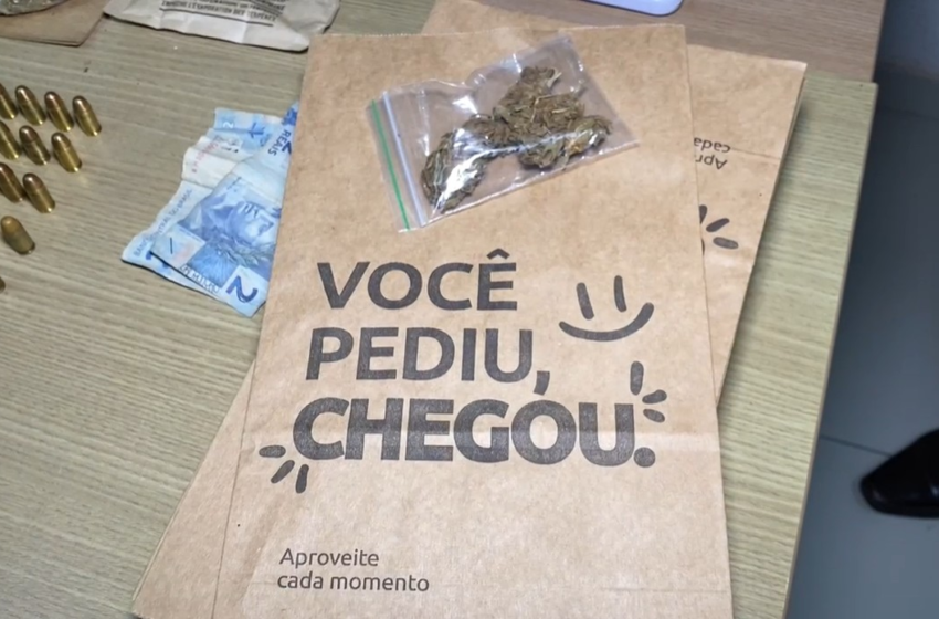  Tio e sobrinho são presos suspeitos de realizar ‘delivery de drogas’ em João Pessoa
