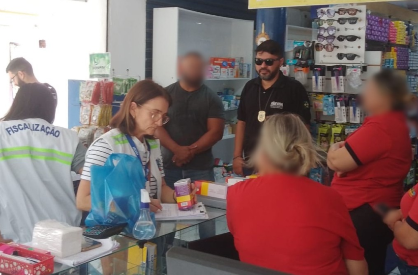  Agevisa autua duas farmácias e apreende mais de 100 caixas de medicamentos irregulares, em Guarabira