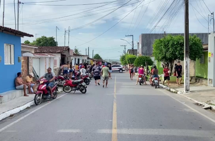  Dois homens são mortos a tiros em barbearia, no Litoral Sul da Paraíba