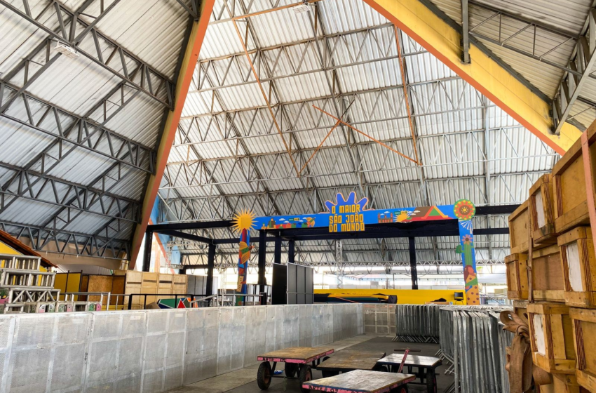  Estrutura do Maior São João do Mundo começa a ser montada no Parque do Povo, em Campina Grande