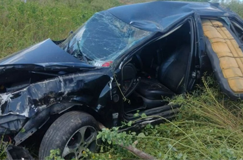  Jovem morre após tentar desviar de cachorro e capotar carro em rodovia do Sertão da Paraíba