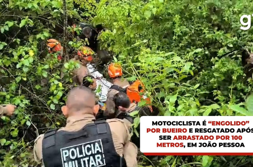 Motoqueiro é 'engolido' por bueiro e é resgatado a cerca de 100 metros de distância, em João Pessoa