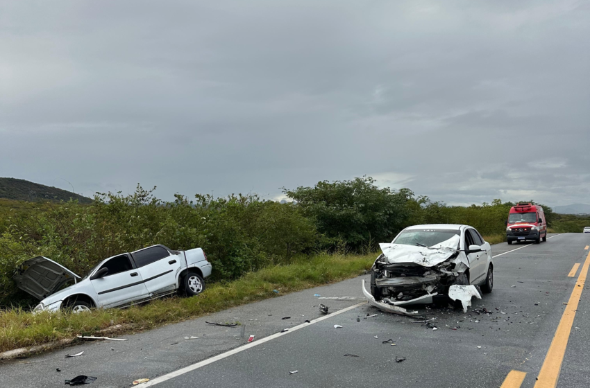  Homem morre após carro derrapar na pista e ser atingido por outro veículo no Sertão da Paraíba