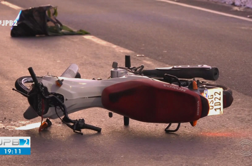 Motociclista morre após ser atropelado por carreta na BR-230, em Campina Grande