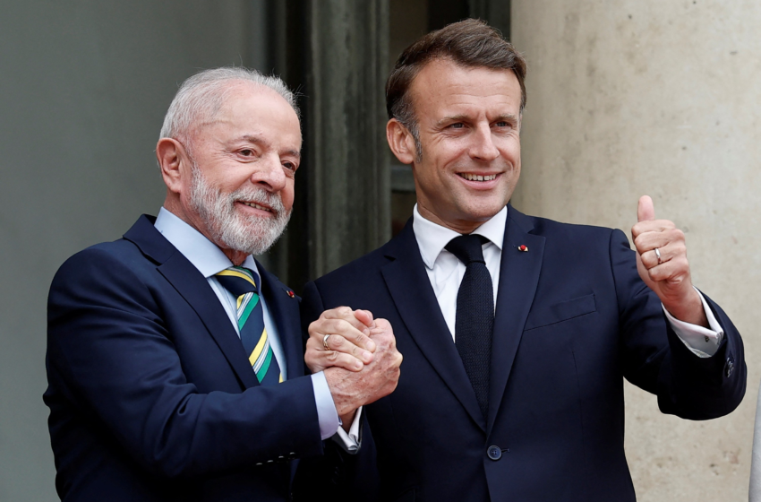 Macron publica foto ao lado de Lula com música escrita pelo paraibano Seu Pereira: 'da minha infância para o mundo'