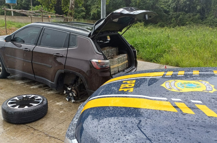  Quase 200 kg de maconha são apreendidos em carro abandonado, na BR-101, em Mamanguape