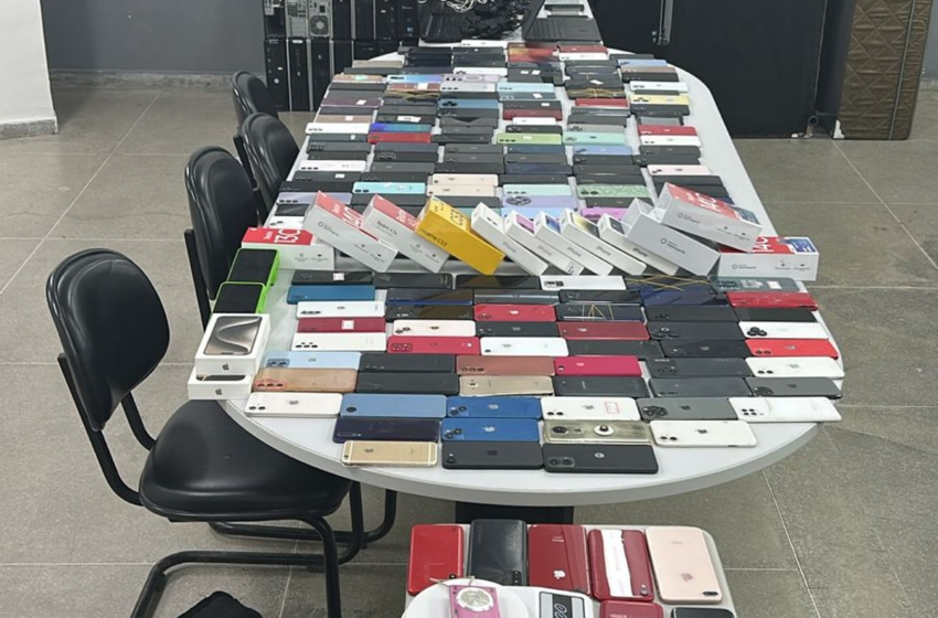 Suspeitos de roubo de celulares bloqueavam sinal para evitar rastreamento de aparelhos, diz polícia