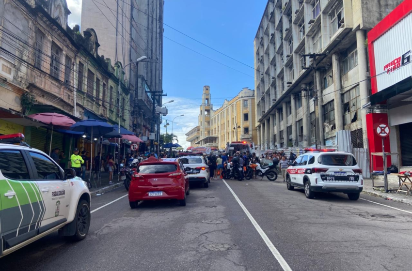 Motociclista morre após acidente com carro e ônibus no Centro de João Pessoa