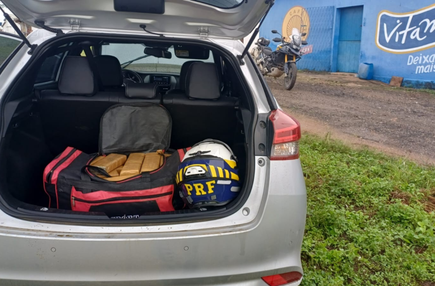  PRF apreende cerca de 30 kg de drogas em veículo roubado, após perseguição no Agreste da PB