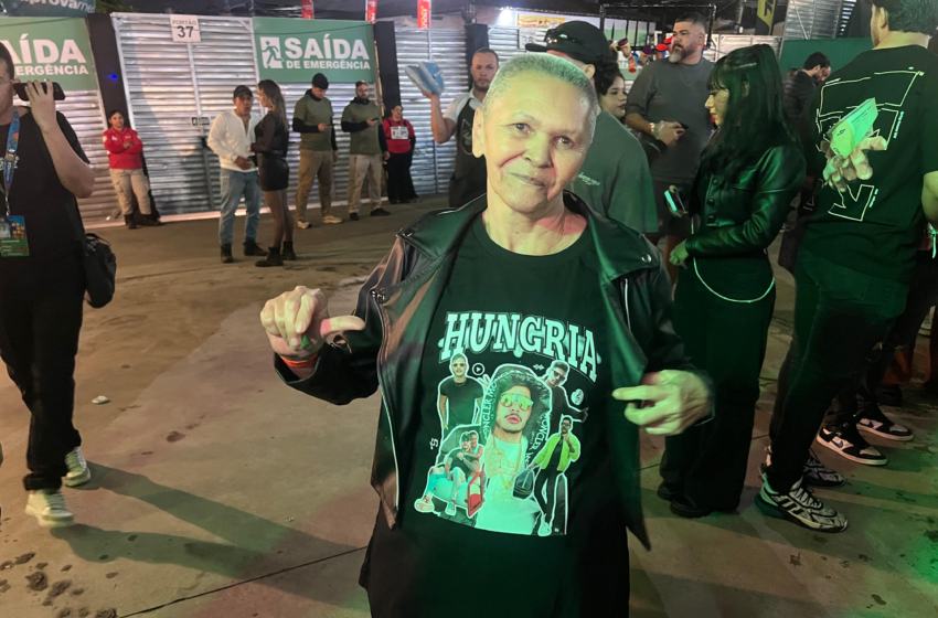 Idosa que superou câncer ao som de Hungria realiza sonho e conhece rapper no São João de Campina Grande: ‘Vim celebrar a vida’