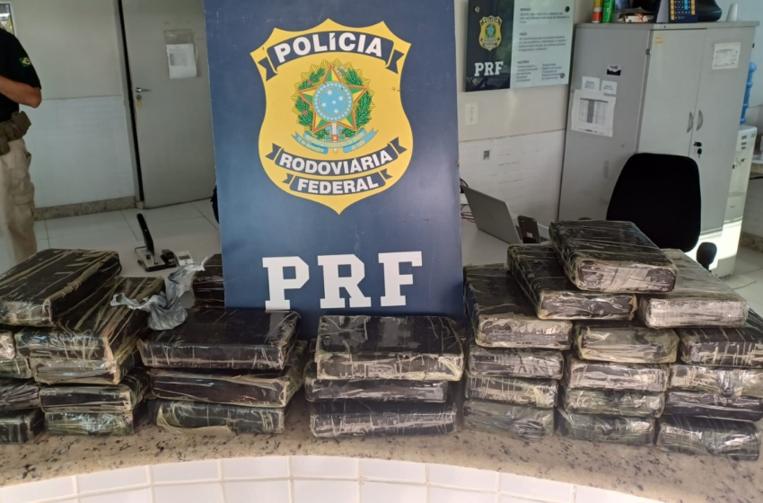 Quatro pessoas são presas suspeitas de transportar 45 kg de cocaína em caminhonete no Agreste da Paraíba