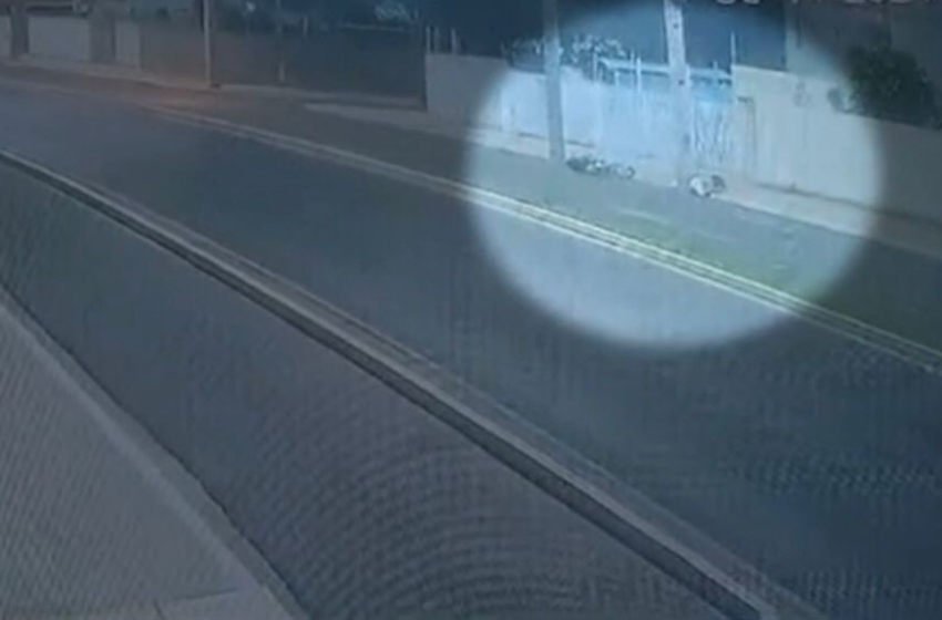  Corpos de jovens que morreram após moto bater em poste, na PB, são liberados após nova perícia