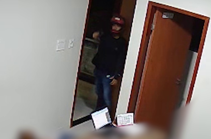 Dupla armada assalta empresarial, agride vítimas com coronhadas e foge com dinheiro, na PB; veja vídeo