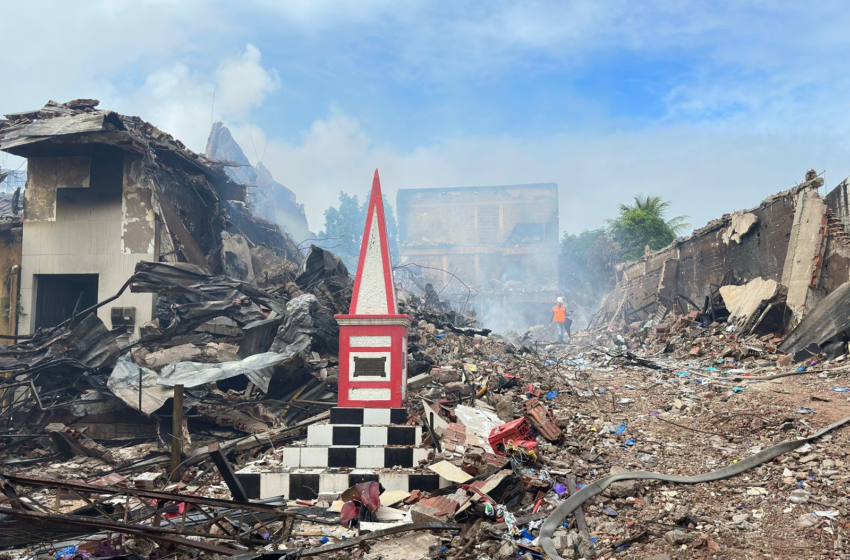  Supermercado destruído por incêndio na divisa entre PB e PE tem estrutura demolida após colapso