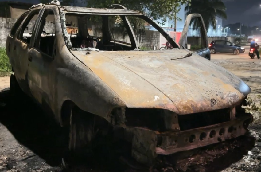 Carro explode e pega fogo após motorista tentar dar partida, em João Pessoa
