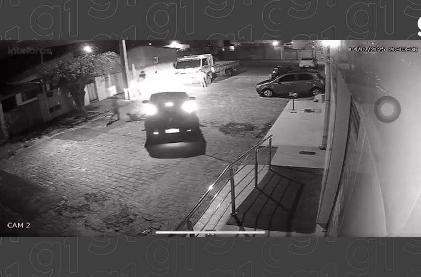 Criança é atropelada por carro enquanto brincava, em João Pessoa; vídeo