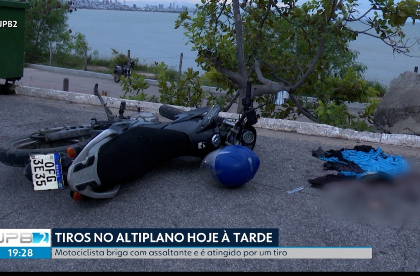 Motociclista fica ferido após ser baleado em tentativa de assalto, em João Pessoa