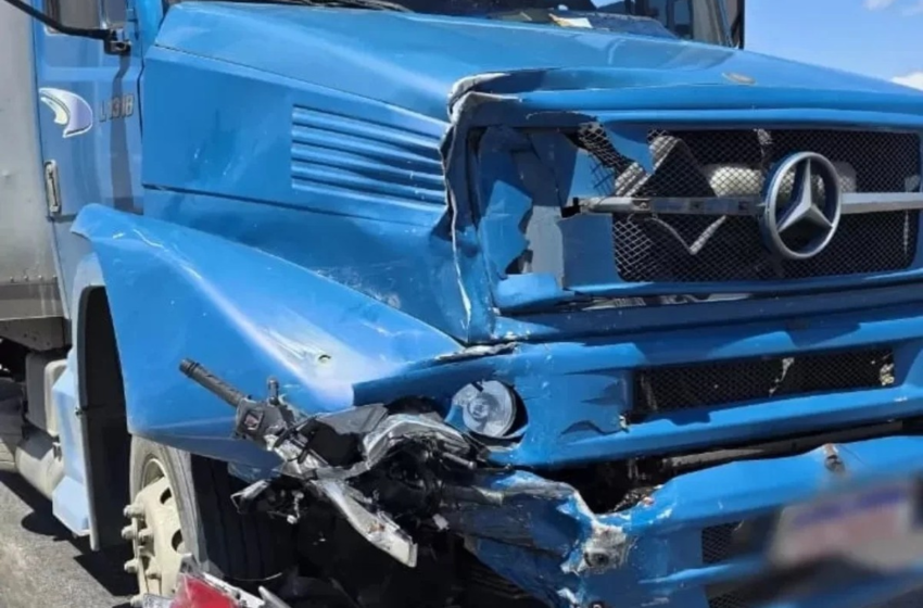 Motociclista morre após ser atingido por caminhão, no Sertão da Paraíba