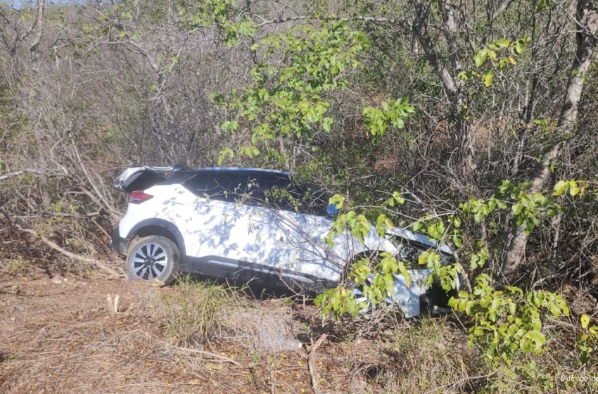  Acidente entre carreta e carro deixa uma pessoa morta e uma ferida no Cariri da Paraíba