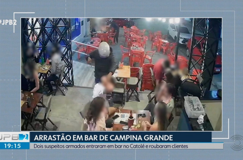  Dupla armada faz arrastão e assalta clientes em bar, em Campina Grande; VÍDEO